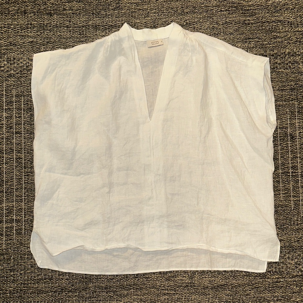 AYR The Daybreak Linen Classic V-neck Top White Shadow Stripe sz XS VGUC